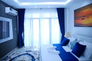 Maskani Bliss at Baobab waves