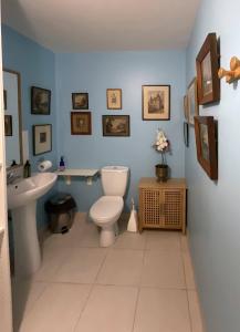 Maisons de vacances Large Family Home in Mediterranean France : photos des chambres