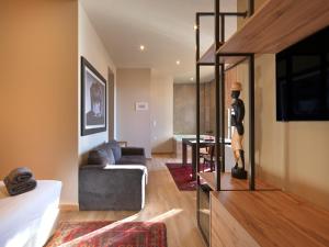 Luxury Studios & Cozy Apartments by White Hills