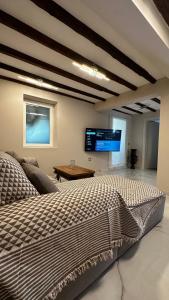 Steven Eleonas Apartments