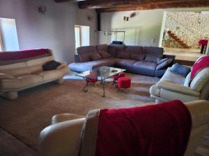 MAS PROVENCAL A FLANC DE COLLINE