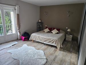 MAS PROVENCAL A FLANC DE COLLINE