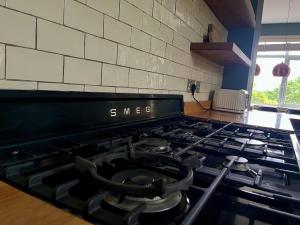 Luxury 4-Bedroom 2 Bathroom Private Vila