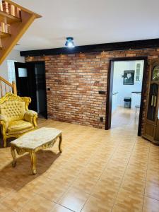 Prywatny DOM z ogrodem w centrum CEKCYNA