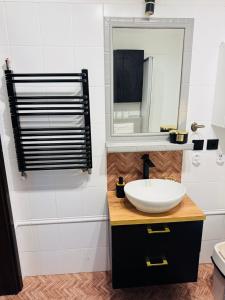 Prywatny DOM z ogrodem w centrum CEKCYNA