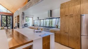 Santi House - Beachfront home with ocean views