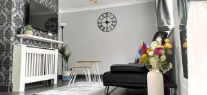 Super Central Location-Station-Airport-Parking