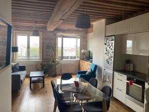 Appartements Authentique T2 lyonnais avec vues exceptionnelles : photos des chambres