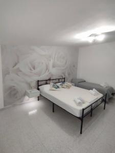 Family & Friends - Room 2 - Second Floor - shared bathroom img15