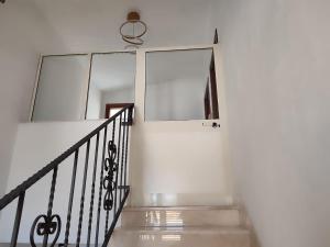 Family & Friends - Room 2 - Second Floor - shared bathroom img16