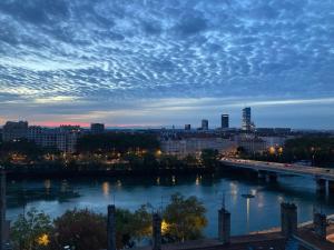 Appartements Authentique T2 lyonnais avec vues exceptionnelles : photos des chambres