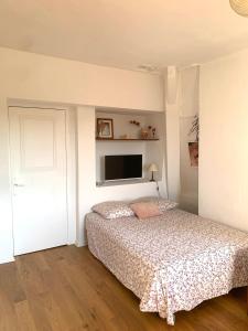 Vintage Apartment - Train Station & Comédie