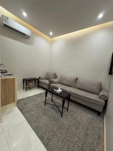 غرفة وحمام مفروشة