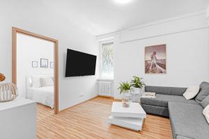 3Br Family apartment close to Bus station with AC