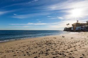 Malibu Nature Escape - 2BR Hideaway Nestled in the Woods, Minutes from the Beach
