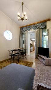 Donis Charming Vintage Home
