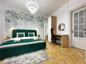 Calea Victoriei Gold Choose from 2 Apartments Property - Old Town - Superb Vibe & Location - Walking distance from main Bucharest attractions!