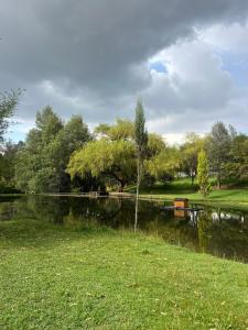 Escapada con Lago y Jacuzzi
