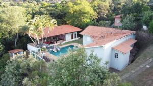 Chácara no cond Porta do Sol com Piscina aquecida, hidro e natureza
