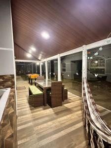 Chácara no cond Porta do Sol com Piscina aquecida, hidro e natureza