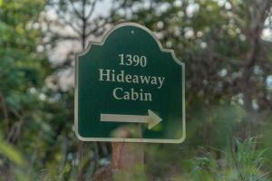 Hideaway Tiny Cabin, Hot Tub, View, Firepit