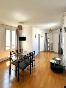 B&B / Chambres d'hotes Appartement Paris 16e Passy Tour Eiffel : photos des chambres