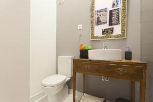 UNIQUE 2 BEDROOM APARTMENT LOCATED CENTERAL Lisbon