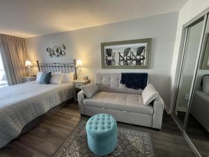 Stylish, ocean view studio with full access to resort amenities! condo