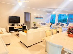 Riviera de São Lourenço, pé na grama