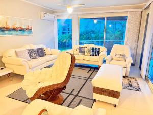 Riviera de São Lourenço, pé na grama