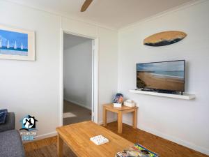 Shaka Seaside Retreat with Beach Access