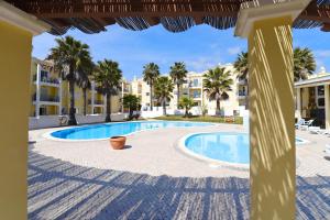 Praia da Lota Beachfront Resort - Hotel & Apartments