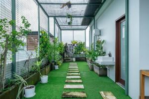 Modern 5BR Luxury Villa with Pool & Rooftop - 100m from Sanur Beach