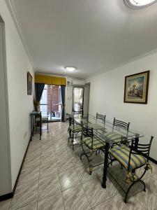 Departamento céntrico amplio con cochera incluida