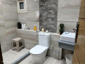 شقة روعة المقطم عدلى 3