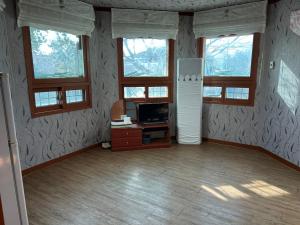 Anmyeondo Bada Sarang Naksi Pension