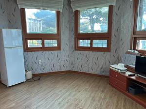 Anmyeondo Bada Sarang Naksi Pension