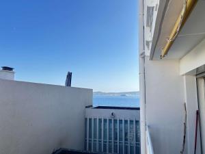 Sainte Maxime : Appartement 3 Pièces Climatisé avec Parking Face au Port - FR-1-226-564