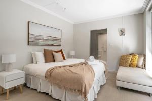 Amelie - Luxury Beach View Condo Minutes to Beach