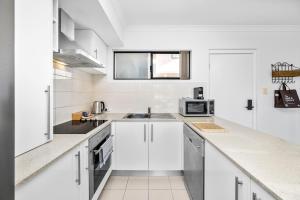 Stylish 2br With Wi-fi 100 Mbps, Tv Big 75 Inch
