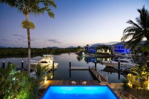 Belle Escapes Marina Quay