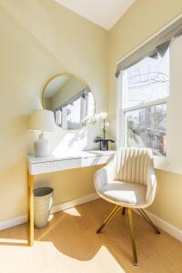 Cozy Sunny Brand-new Apt 1 Block From The Beach