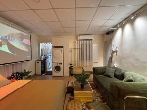 Willen Home Bui Vien - Group Studio In Central Saigon - Netflix & Kitchen