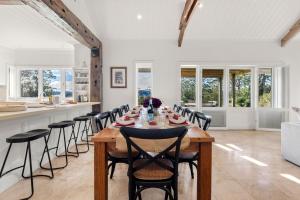 Mulgrave House and Cottage - By Latitude South Coast