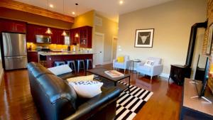 Ednas Place, Downtown Salida