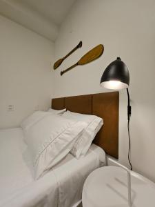 Studio com varanda Ar e Wifi à 6 min do Metrô Vergueiro