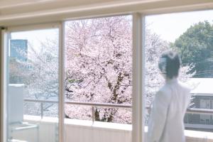 Parkview, 3min by Train to Shibuya, 5min by Train to Shinjuku