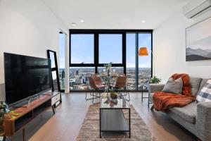 Gorgeous City Views Two Bedroom Apartment with Pool and Gym