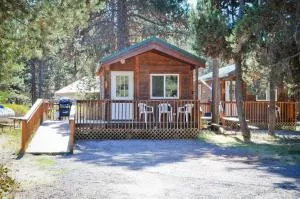 Bend-Sunriver Camping Resort Studio Cabin 8 - La Pine