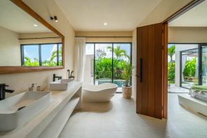 Ayo La Vida - Chic Escape 500m from Seseh Beach